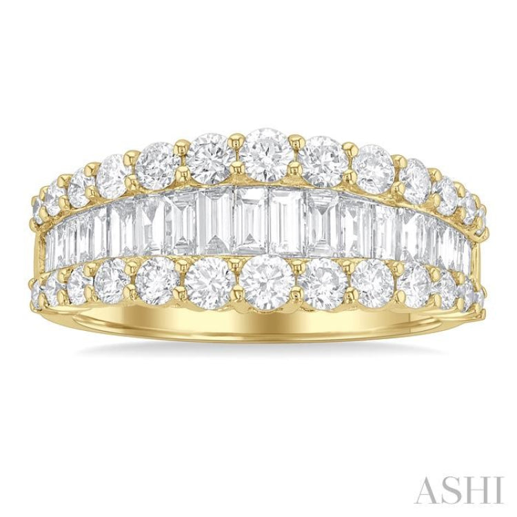 1 5/8 Ctw Baguette and Round Cut Diamond Fashion Band in 14K Yellow Gold