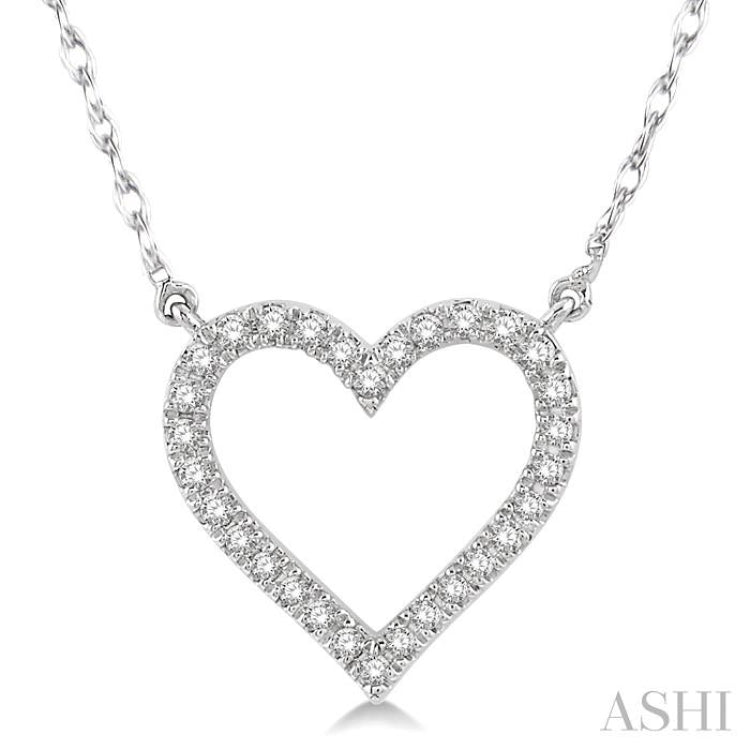1/6 Ctw Heart Shape Round Cut Diamond Pendant With Chain in 10K White Gold