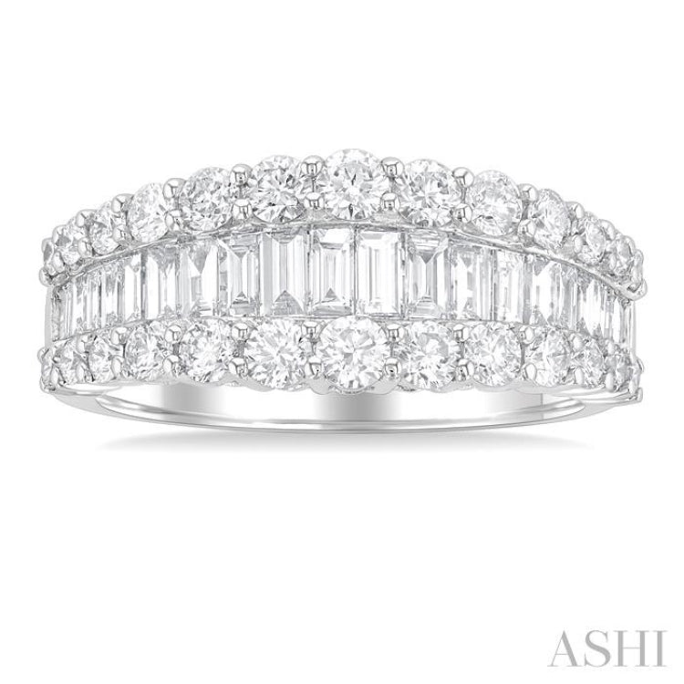 1 5/8 Ctw Baguette and Round Cut Diamond Fashion Band in 14K White Gold