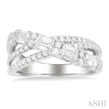 1 1/4 ctw Emerald and Round Cut Diamond Split Crossover Fashion Ring in 14K White Gold