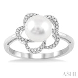 7 MM Cultured Pearl and 1/10 ctw Single Cut Diamond Ring in 14K White Gold