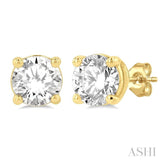 1 1/2 Ctw Round Cut Diamond Stud Earrings in 14K Yellow Gold