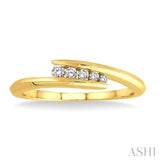 1/10 ctw Round Cut Diamond Journey Ring in 10K Yellow Gold