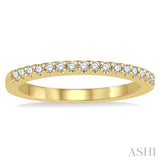 1/6 ctw Round Cut Diamond Wedding Band in 14K Yellow Gold