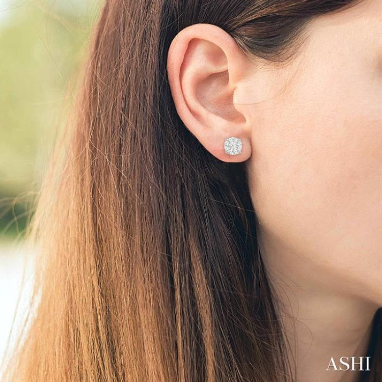 Lovebright Essential Diamond Stud Earrings